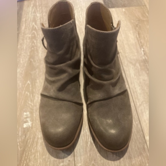 Women’s Sofft size 11 boots - Picture 1 of 5